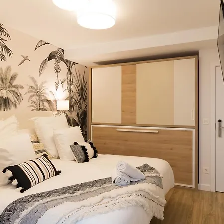 Гостьовий будинок Art Staynnapartments 2*