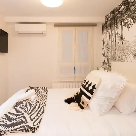 Гостьовий будинок Art Staynnapartments