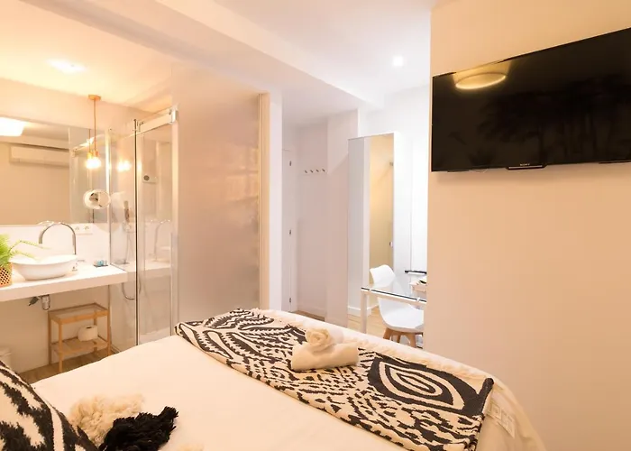 Гостьовий будинок Art Staynnapartments