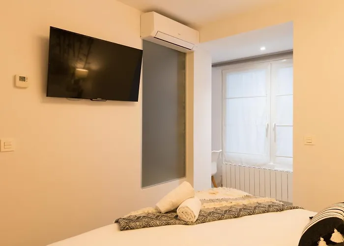 Гостьовий будинок Art Staynnapartments